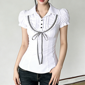 Chemisier plissé à col roulé et nœud contrastant pour femme, style preppy estival, manches courtes, couleur unie, décontracté - Product Image 3