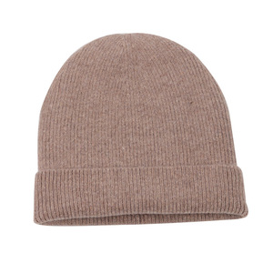 Gorro de invierno de punto de alta calidad con logotipo personalizado de primera calidad con bordado Jacquard gorros cálidos y elegantes para hombres y mujeres - Product Image 1