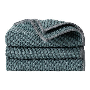 Paño de Cocina de Microfibra Verde, 300gsm, con Diseño de Puntos, Altamente Absorbente, Reutilizable y de Secado Rápido para Cocina y Baños - Product Image 2