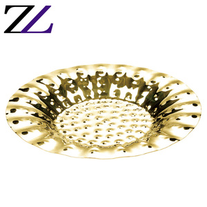Assiettes rondes en acier inoxydable en forme de fleur or et argent martelé avec logo personnalisé <span class=keywords><strong>Plateau</strong></span> de décoration pour restaurant arabe - Product Image 5