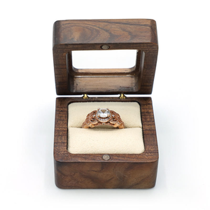 Caja de madera para anillos, joyero de nogal, caja de madera para anillos de compromiso, estuche para guardar alianzas de boda, pequeña caja de madera para bibelotes. - Product Image 1