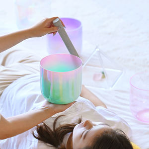Bol chantant en cristal de quartz alchimique de qualité supérieure Jinfang pour le yoga, l'équilibrage des chakras et la thérapie sonore - Product Image 2
