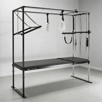 Table de Pilates Cadillac en métal SVD-C07 Studio Black, durable, pour l'entraînement et les exercices.