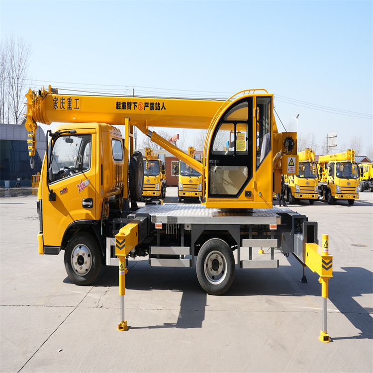 Новый тренд Dongfeng 5-тонный Малый стреловой кран Малый подъемный кран манипулятор