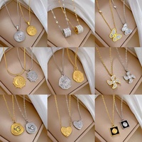 Collier en Acier Inoxydable Étoile Lettre Anglaise Papillon