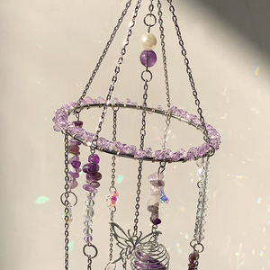 Ciondolo Artigianale in Cristallo <span class=keywords><strong>di</strong></span> Ametista, Acchiappasole con Farfalla in Metallo e <span class=keywords><strong>Gocce</strong></span> <span class=keywords><strong>di</strong></span> <span class=keywords><strong>Vetro</strong></span>, Decorazione Pendente per Casa e Ufficio, Pietra Curativa dell'Amore - Product Image 2