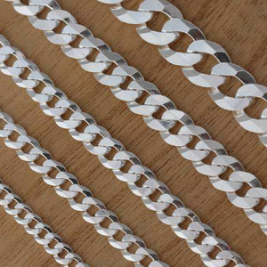 Colliers en argent sterling 925 d'Italie, chaînes fines, mailles boîte, corde, Figaro, serpent, gourmette, cubaine – Vente en gros de bijoux pour femmes - Product Image 1