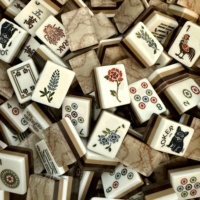 Elegante Tapete de Mahjong Americano Plegable con Estampado de Crisantemos, de Goma Antideslizante, Cubierta Impermeable para Mesa de Juego, Guía de Reglas de Juego