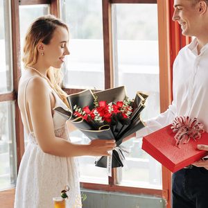 Altın sınır PVC doku kağıt su geçirmez jöle Film çiçek sentetik Wrap gravür baskı uyumlu çay hediye ambalaj kağıdı - Product Image 3