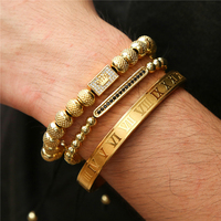 Brazaletes ajustables abiertos para hombre, Juego de 3 piezas de lujo, alfabeto romano, números, dijes, pulseras de corona