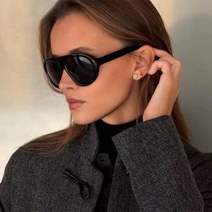 <span class=keywords><strong>Occhiali</strong></span> da Sole Retrò con Montatura Grande per Donna, Nuovi <span class=keywords><strong>Occhiali</strong></span> da Sole Ovali Neri Sfumati Stile Pilota 2026, <span class=keywords><strong>Occhiali</strong></span> da Sole di Design Monoblocco per Uomo - Product Image 3