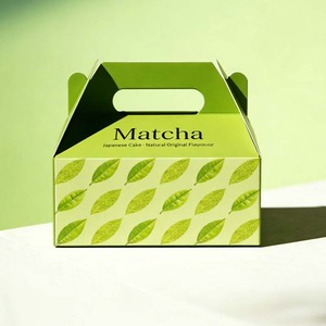 Boîte à gâteau matcha vert sur mesure de qualité supérieure, imprimée sur mesure, emballage écologique pour boulangerie, petite boîte <span class=keywords><strong>en</strong></span> <span class=keywords><strong>papier</strong></span> mâché avec poignée, type valise - Product Image 1