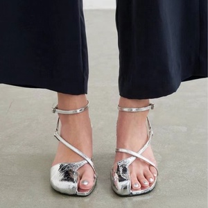 Sandalias de Moda para Mujer, Diseño Personalizado con Punta Cuadrada, Estilo de Diseñador, Sandalias de Verano con Tiras Cruzadas, Tacones Altos de 8 cm - Product Image 1