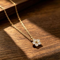 Kalung Liontin Bunga Stainless Steel dengan Inlay Berlian Desain Bunga Lima Kelopak untuk Wanita, Serbaguna, Delikat, Bambu, Sporty, untuk Sehari-hari