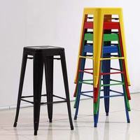 Tabouret de bar industriel robuste en métal à assise carrée pour bar, café, salon de thé, cuisine, îlot ou comptoir haut