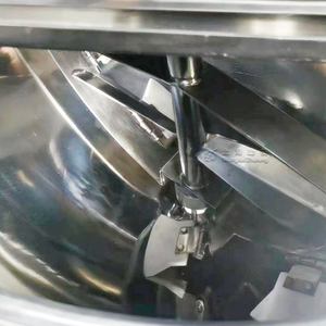 Chaudière de cuisson à gaz chauffée à double enveloppe pour la production en cuisine commerciale avec agitateur à grattoir - Product Image 1