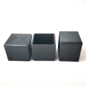 Protection de pieds carrée en plastique 25x25mm, capuchon de tuyau de meuble durable noir - Product Image 1