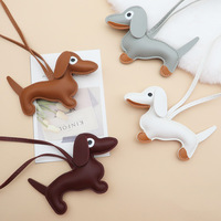 Porte-clés créatif en cuir PU, pendentif mignon en forme de chien Teckel pour sac, breloque de sac à main pour femme, décoration de clé de voiture