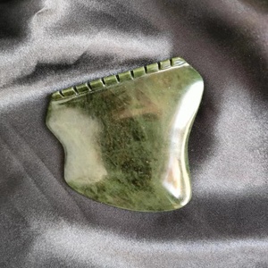 Outil de massage facial en <span class=keywords><strong>jade</strong></span> néphrite, <span class=keywords><strong>Gua</strong></span> <span class=keywords><strong>Sha</strong></span>, outil de massage facial en <span class=keywords><strong>jade</strong></span> néphrite authentique, forme carrée - Product Image 2