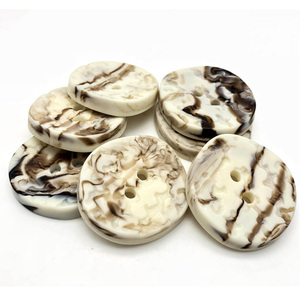 Ưa thích tùy chỉnh thực hiện 2 lỗ <span class=keywords><strong>30mm</strong></span> vật liệu nhựa giả đá cẩm thạch hình dạng bất thường nút may mặc lớn - Product Image 1