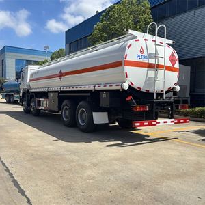 รถบรรทุกน้ำมันดีเซล Sinotruck HOWO 6x4 25000 ลิตร/25 ลูกบาศก์เมตร  ถังสแตนเลสใหม่ มาตรฐานยูโร 6 สำหรับขนส่งน้ำมันดีเซล - Product Image 4