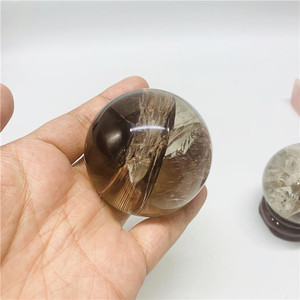 Pierres de guérison en cristal naturel en gros, petites sphères de quartz fumé sculptées à la main pour la décoration de la maison - Product Image 3