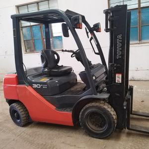 Montacargas TOYOTA 30 Usado, Capacidad de Carga Nominal de Aproximadamente 3 Toneladas, Alta Calidad y Eficiencia de Trabajo, en Venta - Product Image 2