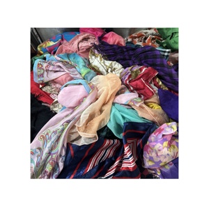 Balle <span class=keywords><strong>VIP</strong></span> di Abbigliamento Usato Vintage Misto Cotone e Seta, Sciarpe Usate per Donna in Balle - Product Image 1