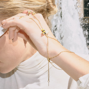 Bracelet en chaîne pour femmes avec anneaux en acier inoxydable sans décoloration pour petites abeilles - Product Image 3