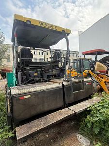 Finitrice per Asfalto Usata di Alta Qualità Originale 1800-2L con Motore Perkins, Capacità 700t/h, Velocità 4.5km/h in Vendita - Product Image 2