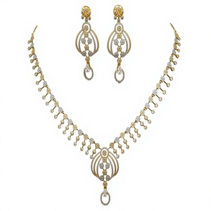 Ensemble collier et boucles d'oreilles en cristal plaqué or attrayant pour femmes, bijoux de mariage, coupe ronde brillante - Product Image 2