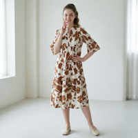 Robe midi décontractée d'été pour femme à imprimé floral, à volants, à manches mi-longues, col en V, coupe ample trapèze