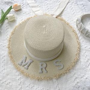 Chapeau de mariée élégant en paille naturelle, idéal pour les mariages à la plage, les séances photo et les fêtes de jardin – Coffret cadeau pour la mariée et ses demoiselles d'honneur - Product Image 2