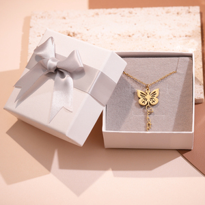 Cá Nhân Hợp Thời Trang Thép Không Gỉ Bướm Vòng Cổ Với Khắc Tên Món Quà Tùy Chỉnh Cho Phụ Nữ Và Cô Gái - Product Image 4