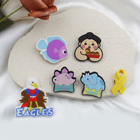 Épinglette personnalisée en silicone souple avec logo d'entreprise, fermoir magnétique, en PVC, design créatif de dessin animé, cadeau d'affaires