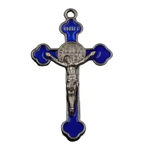 Toptan ucuz alaşım religiousJesus çapraz haç, kaplama gümüş mini metal çapraz, takı parçaları charm çapraz INRI