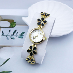 นาฬิกาข้อมือผู้หญิงลายดอกไม้สุดนิยมปี 2026 นาฬิกาควอตซ์ผู้หญิง - Product Image 5