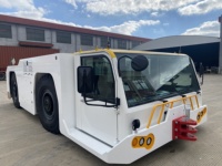 Nouveau tracteur d'avion GP 28T 2250kN Traction Cummins Engine 4WD et 3 modes de direction pour la conformité AHM