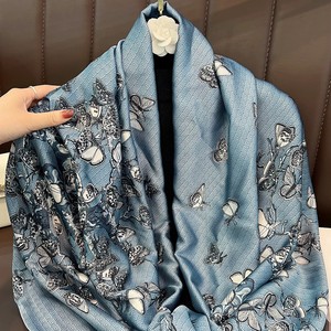 Pañuelo de Seda Chifón de Lujo de 90*180cm, Nuevo Diseño, Suave y Liso, Estampado, Chal Extendido para Mujer, Ideal para la <span class=keywords><strong>Playa</strong></span> o para la <span class=keywords><strong>Cabeza</strong></span> - Product Image 3