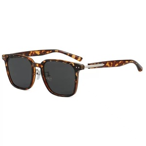 <b>Sunglasses</b> <b>Square</b> Frame Black PC Frame UV380 Protection Unisex Class 2 Sunshades - Product Image 3