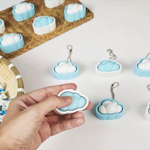 Porte-clés anti-stress en forme de nuage imprimé en 3D, jouet de poche souple à presser pour le bureau, l'école et l'usage quotidien - Product Image 1