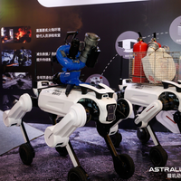 Robot industriel à 4 roues avec navigation autonome, charge utile de 40 kg et protection IP67 SW01
