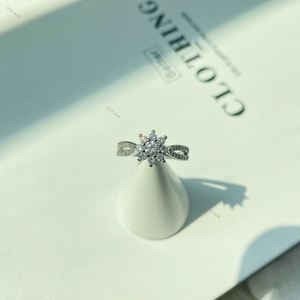Anillos de Plata de Ley 925 con Diseño de Clúster CZ de Dylam, Anillo de Plata con Piedra Blanca, Anillo de Circonia Cúbica de Plata de Ley - Product Image 3