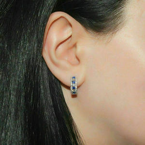 Orecchini Raliem in Oro Bianco con Diamanti e Zaffiro Blu, Taglio Brillante Rotondo, Diamanti Naturali, Stile Classico per Uso Quotidiano Femminile - Product Image 5