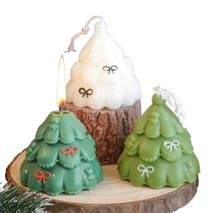 Bougie parfumée en forme d'arbre de Noël 3D mignonne avec nœud décoratif, bougie de Noël pour la table des fêtes, ornement de bureau à domicile - Product Image 6