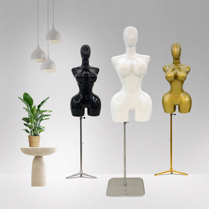Maniquí <span class=keywords><strong>de</strong></span> Mujer <span class=keywords><strong>de</strong></span> Plástico ABS Ajustable <span class=keywords><strong>de</strong></span> Talla <span class=keywords><strong>Grande</strong></span> Shining Star X-F01 Plus, Torso Pintado en Dorado con Curvas y Pechos Grandes - Product Image 3
