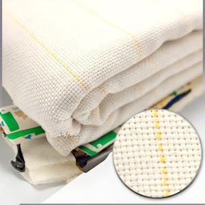 ผ้าทัฟติ้งสีขาวปักลาย สำหรับปูพื้น ทำจากผ้าฝ้ายผสมโพลีเอสเตอร์ เหมาะสำหรับปืนทัฟติ้ง - Product Image 2