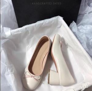 <span class=keywords><strong>Scarpe</strong></span> da ufficio eleganti Mary Jane con <span class=keywords><strong>tacco</strong></span> <span class=keywords><strong>medio</strong></span> quadrato <span class=keywords><strong>scarpe</strong></span> singole da <span class=keywords><strong>donna</strong></span> con suola morbida <span class=keywords><strong>argento</strong></span> - Product Image 5