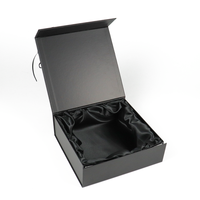 Boîte cadeau en papier rigide de luxe sur mesure, noir mat, boutique, boîte à vêtements magnétique, doublure en éponge, insert en satin imperméable