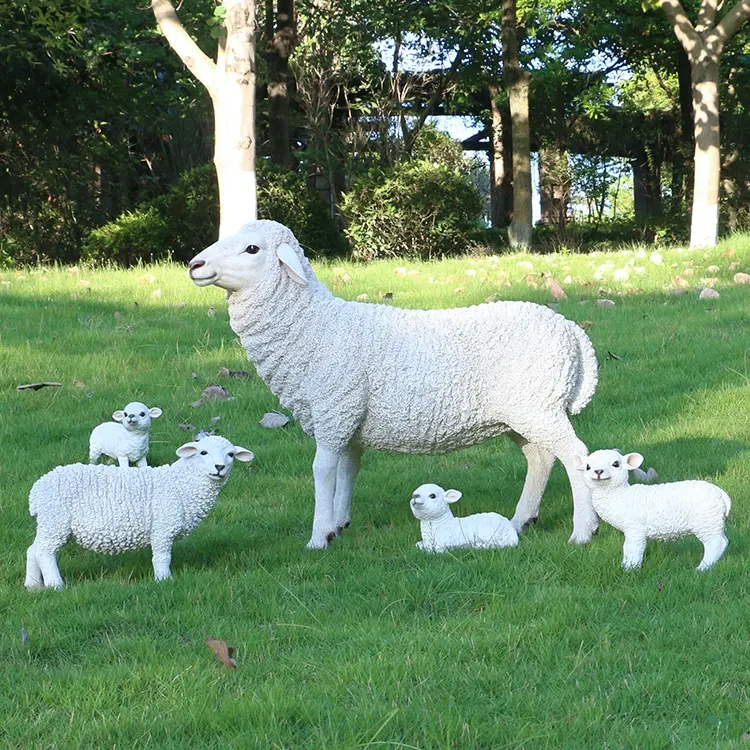 動物園彫刻子羊置物羊樹脂等身大、生命のようにかわいい子羊羊の置物樹脂動物 ^